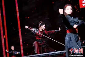 新春下峨眉 女子功夫团“武”动蛇年“江湖”图片