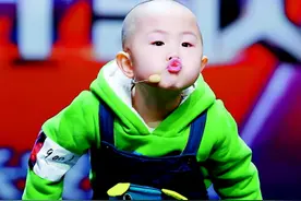 5岁上春晚走红，年入百万开始厌学，如今13岁的张峻豪过的怎么样图片