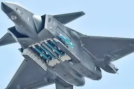 中国歼-20 vs. 美国F-35：数量与性能之较！图片