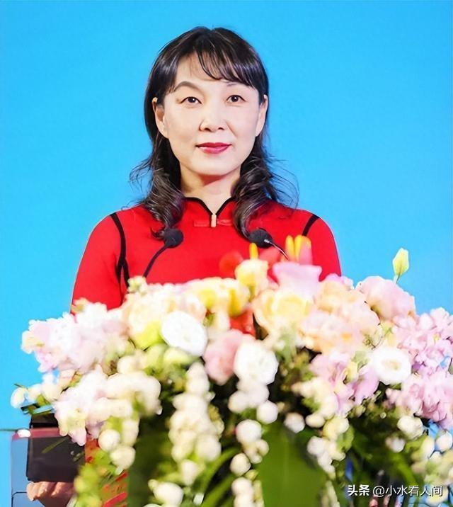 官媒猛料！疑有7孩，杜建英生儿子被认可，宗馥莉绝食 信息量太大