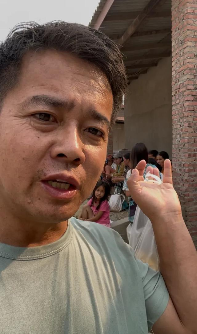 老挝的厕所天下无敌，老挝的菜市场好哇塞，老挝的学校触目惊心