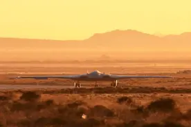 中国新技术再立功！击落B21新方法，高超导弹让美轰炸机有来无回图片