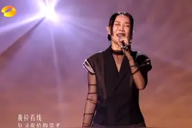 那英《搁浅》跑调全场笑：网友调侃是来搞笑的吗？图片