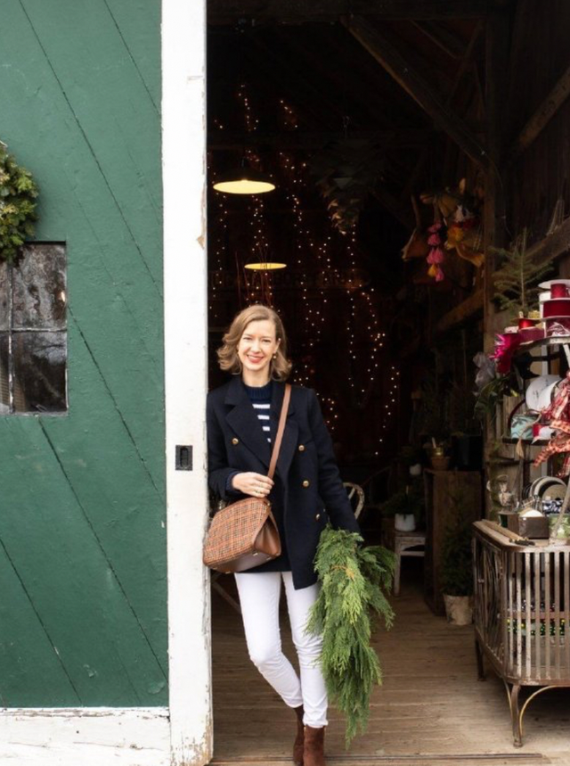 被这位博主穿搭惊艳	，人过中年穿衣不花哨，基础款穿出英伦腔调