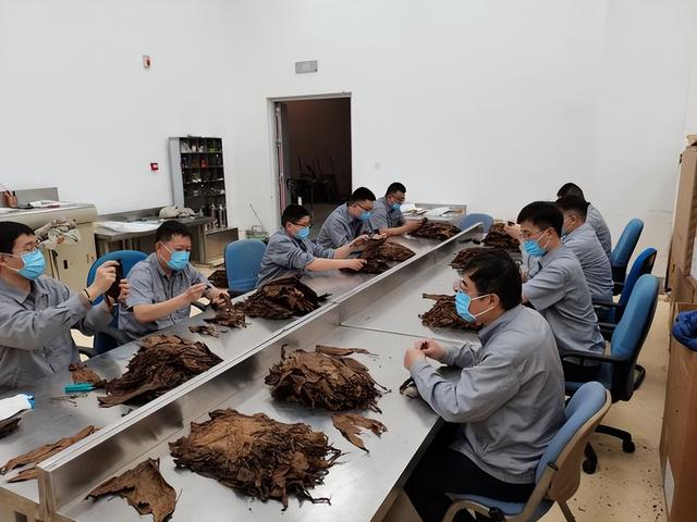 中国绝版老香烟，见过5种以上的，差不多已经是“爷爷”辈的人了