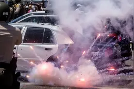 “美丽风景线”在加州上演，美军或出手，加州会不会独立？图片