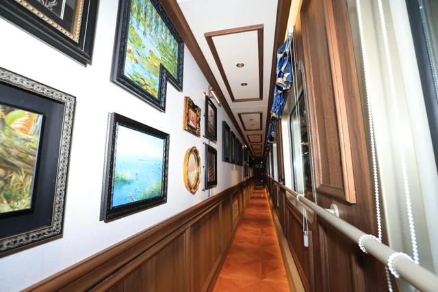 “哈尔滨”的移动城堡 尽享奢华！有观景天窗的豪华专列！