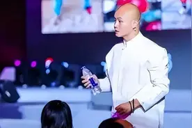移居美国，开豪车住豪宅，48岁的乐嘉，如今被迫走上了另一条道路图片