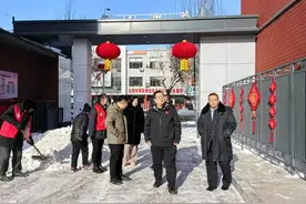 区委书记王林祥检查除运雪工作并看望慰问一线干部职工图片