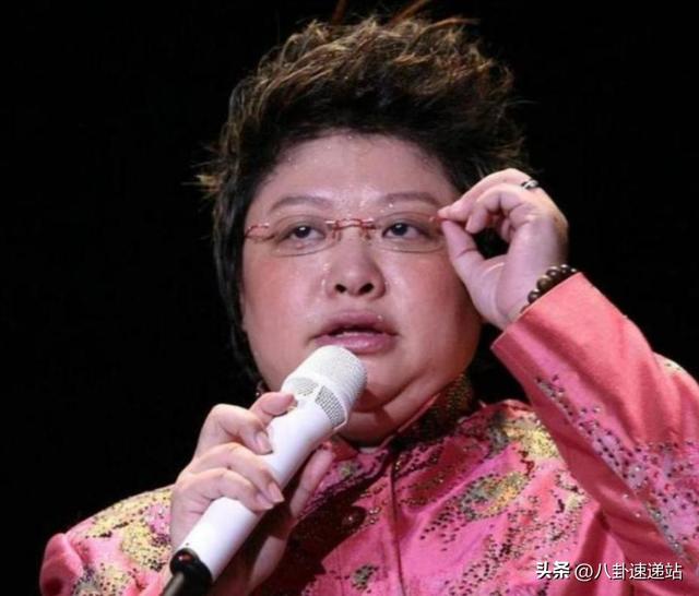 贪污上亿、假慈善？被实名举报的韩红，演唱会上终于忍不住痛哭