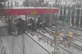 青海省内部分路段受降雪影响交通管制！图片