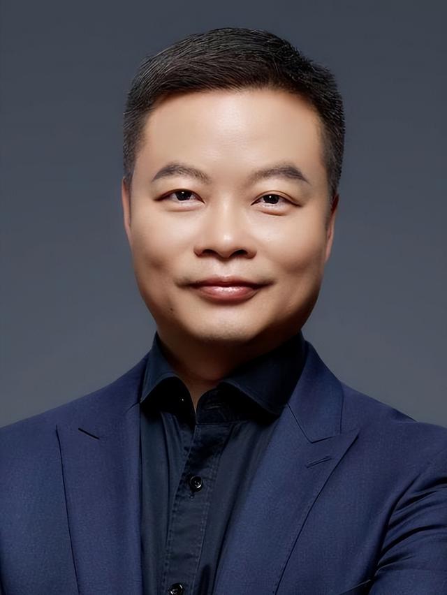 小鹏的首款女机器人，在全网火了，雷军说过的话，终于有人信了