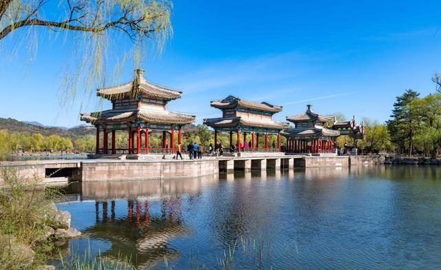 大量巴西游客涌入承德，打着观光旗号不逛避暑不尝烧卖，为啥来？