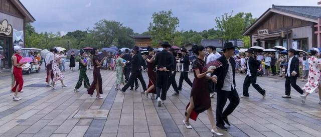 凭邓紫棋门票可免费游玩赣州这个景区，82元还可入住景区酒店