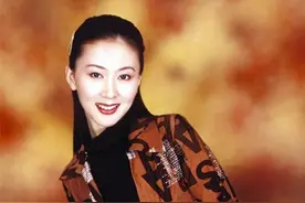 中国第一“裸模”汤加丽：走红后丈夫离婚，父亲说丢脸，后来如何图片