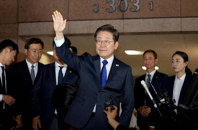 李在明抵达北京	，不到24小时，对华称呼变了，还去了一个特殊地方