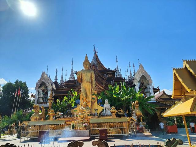 三亚地位不保？东北人悄悄换目的地，一去西双版纳就不想回来了