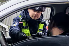 以青春之我为国戍边图片