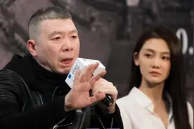 冯小刚直言：她太能装了，永远红不了，更别说拿奖了图片