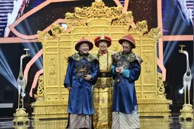 嘉庆刚亲政就赐死和珅，那和珅的死对头纪晓岚，又落得什么下场？图片