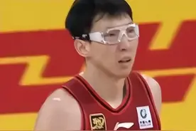 孙铭徽被罚+助教打人！CBA总决赛爆雷，G6外籍裁判救场？图片