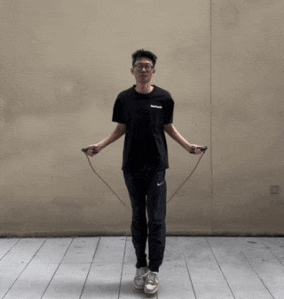 一分钟跳绳正确训练方法（附图解）