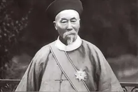 李鸿章穿着引以为傲的黄马褂到欧美访问，回来后却一言不发。图片