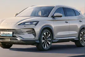 全方位对比：吉利银河星舰7 EM-i，与比亚迪宋PLUS DM-i图片