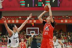 新赛季WCBA揭幕 四川女篮主场开门红图片