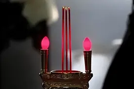 烧香为什么一定是三根？每根分别代表什么？传统文化不能被淡忘图片