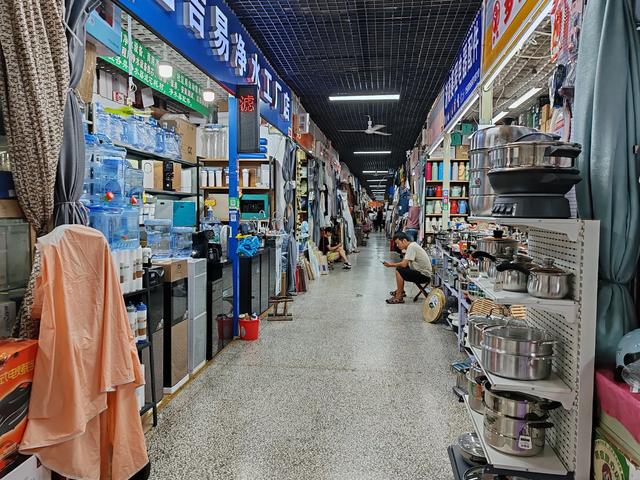 走遍济南:长途汽车站斜对过有个中恒商城