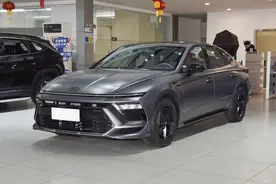 第十一代索纳塔亮了！顶配比丐版迈腾实惠，2.0T 250马力喝92粗粮图片