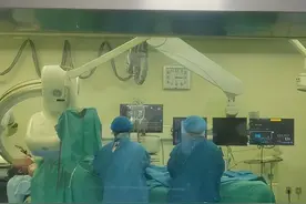 南阳医专一附院：分秒必争抢抓“黄金时间”，44分钟为患者开通生命通道图片