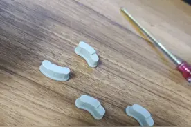 拆了小爱play，发现拾音没那么聋了，但是反应还是慢图片