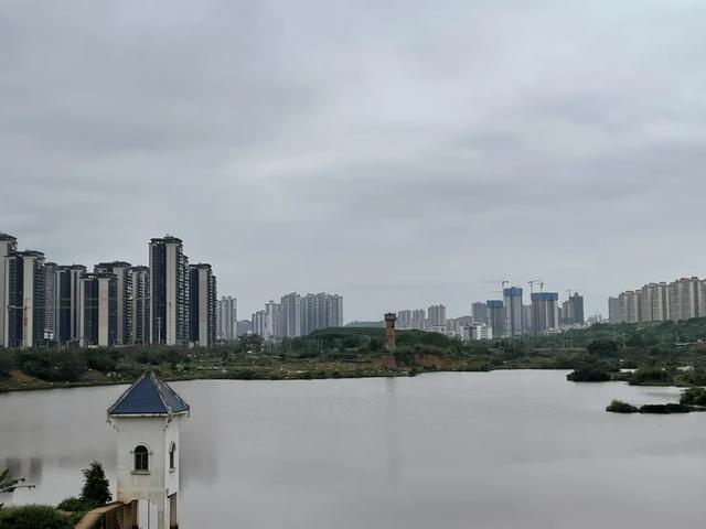 五象湖「最强景观」火了,公告成了废纸