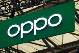 OPPO手机屏幕绿线，消费者投诉后官方免费更换屏幕图片