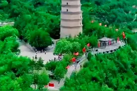 国防部官方发布第一条抖音，粉丝数超1865万，1小时点赞量突破100万，评论超20万图片