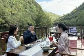 市长熊翔：“利川红”品牌价值21.80亿元！图片