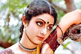 希里黛玉：低种姓出身，拥有顶尖美貌的印度女星，54岁溺死在浴缸图片