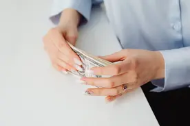 为什么工资是用6k表示6000？千不是Thousand吗？图片