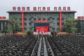 我国人民武装警察部队，部队徽、旗、帽徽、臂章、警衔、组织层级图片