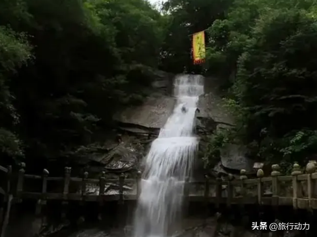 洛阳也有花果山，海拔1831.8米，西游文化色彩浓郁