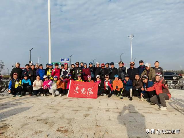 老虎队的故事46,第一面队旗