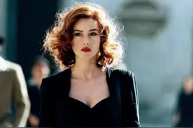 莫妮卡·贝鲁奇：西西里烈焰永不熄，时光雕刻的意大利玫瑰图片