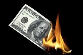 打败美元的不是人民币，而是电动汽车？73%石油进口的我们没退路图片