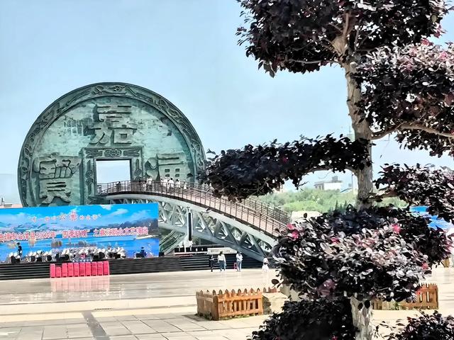 一个贫困大县5年内98位学子考入清华北大！还有亚洲第一 世界第一