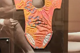 全国跳水锦标赛火热进行中，陈芋汐曾穿着这件训练服跳跃、旋转…图片