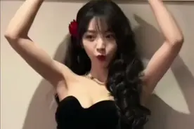 田曦薇瘦而不柴的身材，让人羡慕！她真的是肌肉萝莉图片