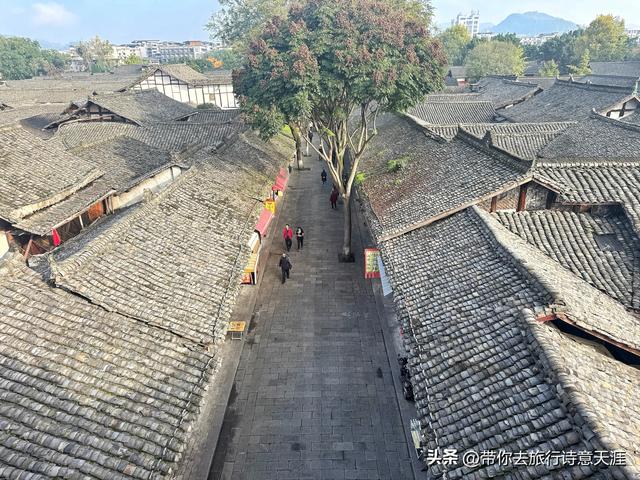 阆中古城的中天楼和张飞庙