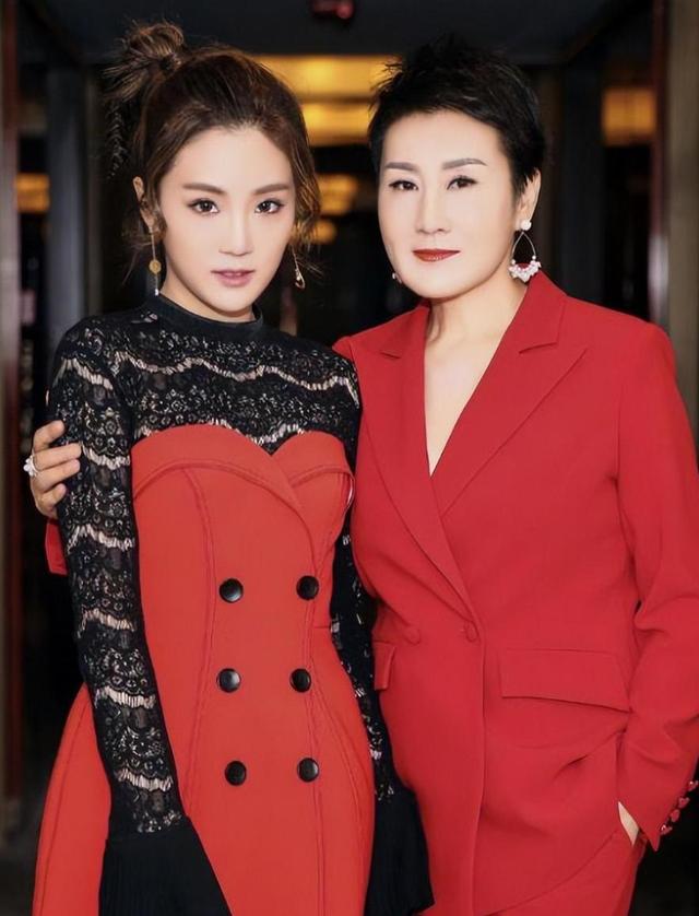 长得丑演技还烂，这5位捧不红的“关系户”，看着就让人闹心